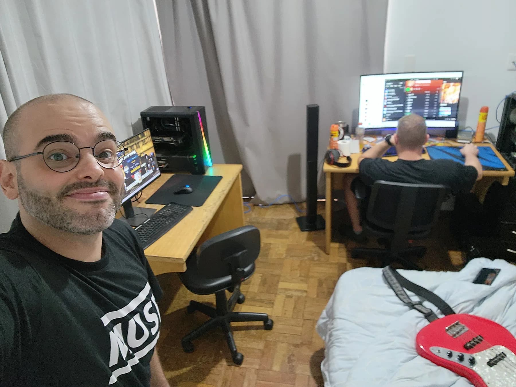 Bastidores do estúdio durante a gravação