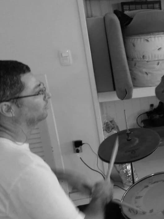 Guigo Trombini — Bateria da banda Lixo Tóxico